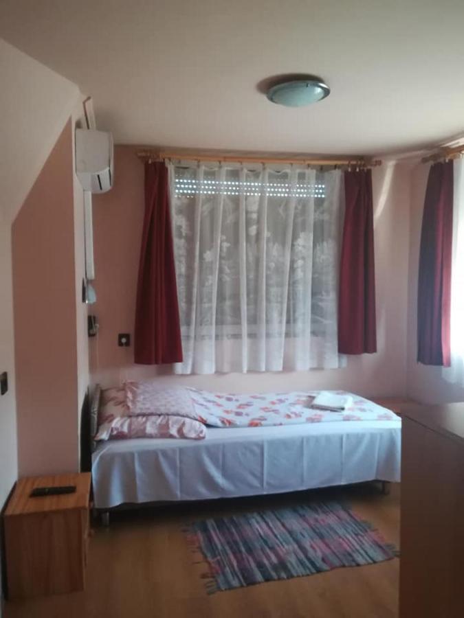 Karika Vendeghaz Apartment Hajduszoboszlo Exterior photo